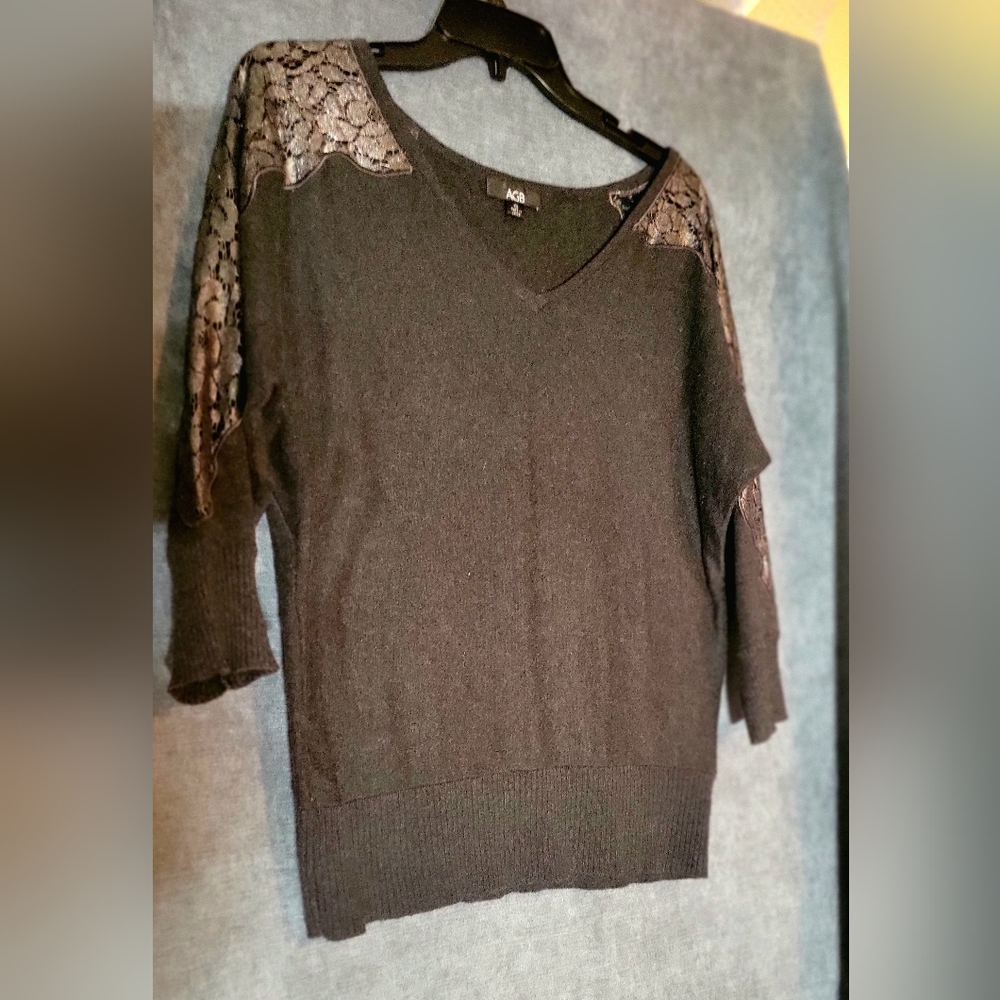 AGB Gray V-Neck Sweater with Lace Accents